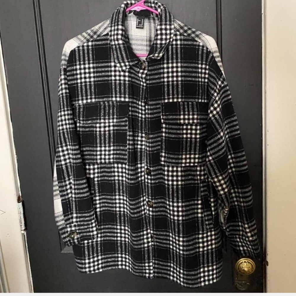 Forever 21 Black and White Lightweight Plaid Shacket